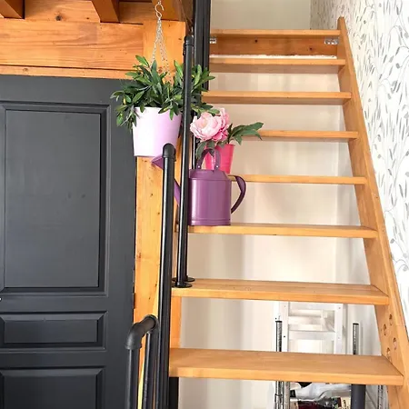 Charmante Maison En Pierre Dorée, Avec Vue Sur Les Collines *