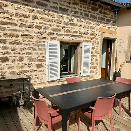 Casa vacanze Charmante Maison En Pierre Dorée, Avec Vue Sur Les Collines Bully (Rhone)
